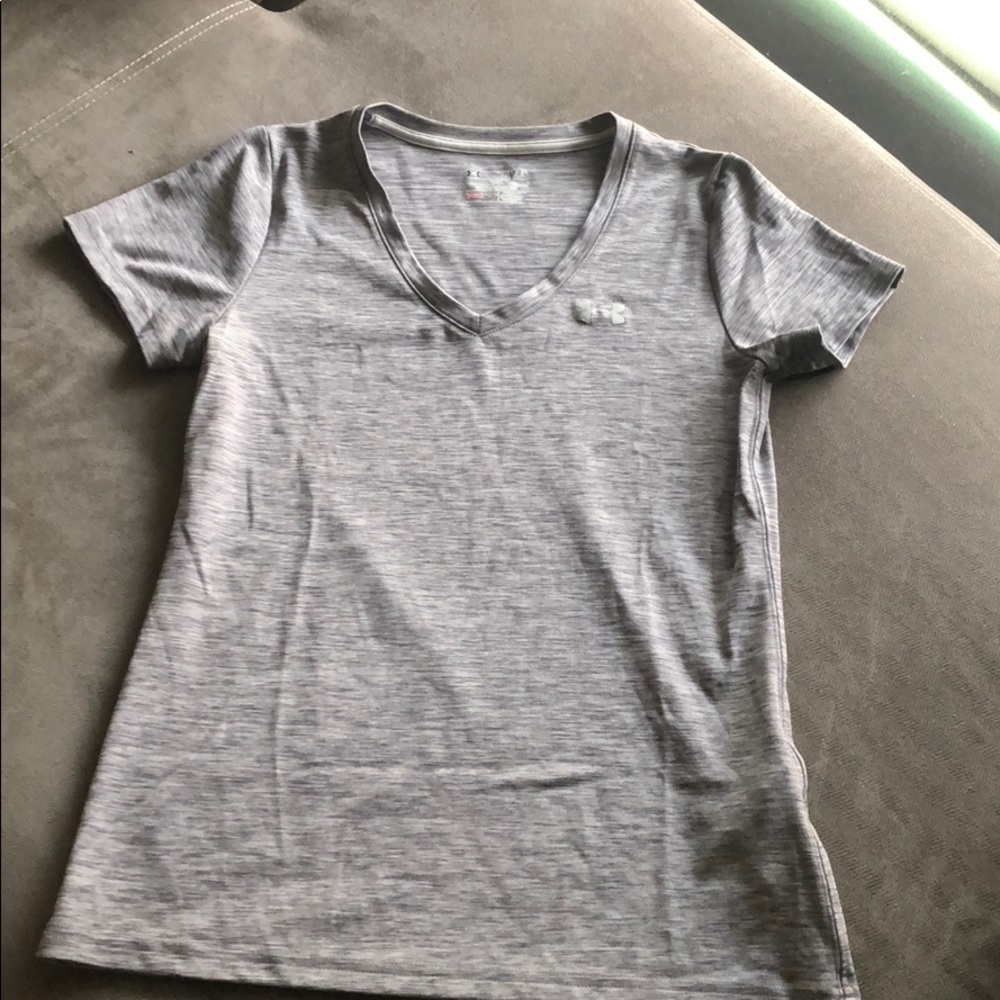 Under Armour Workout Tee in Grey